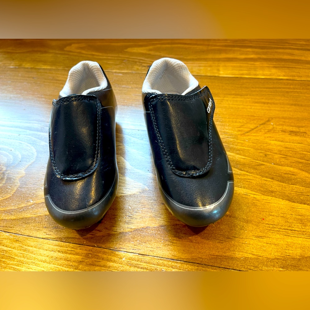 Size 8c unisex black cleats